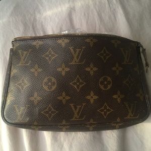 Louis Vuitton Pochette Accessoires